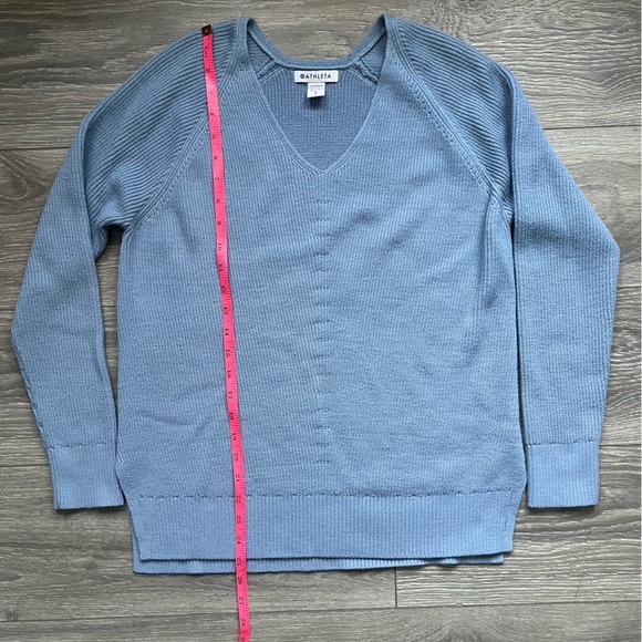 Athleta Light Blue V Neck Long Sleeve Merino Wool Blend Sweater Size S Spring - Picture 6 of 7